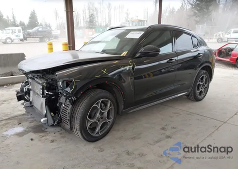 2023 Alfa Romeo Stelvio Ti Awd z USA, uszkodzony, nr VIN ZASPAKBN6P7D63797